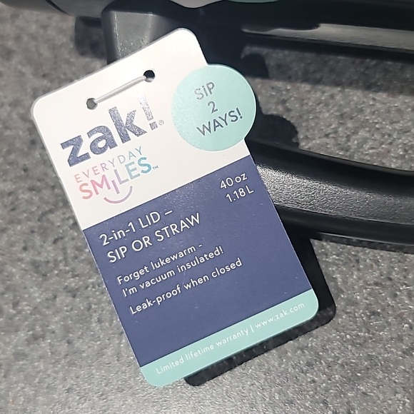 Nightmare Before Christmas Zak 2 in 1 sip or straw 40oz leak proof tumbler!!! - Picture 3 of 9